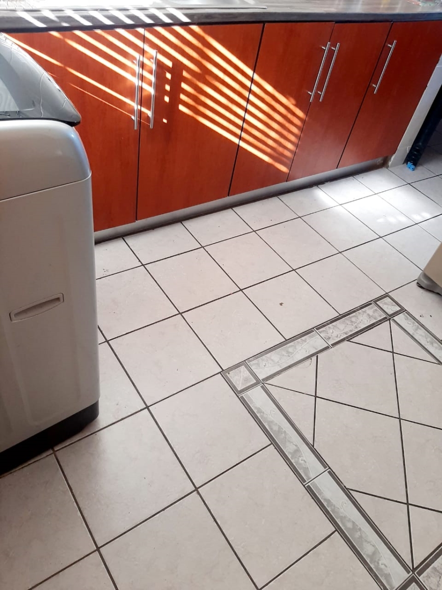 5 Bedroom Property for Sale in Amalinda Eastern Cape